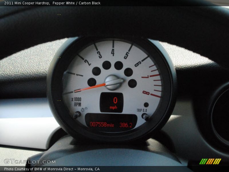 Pepper White / Carbon Black 2011 Mini Cooper Hardtop