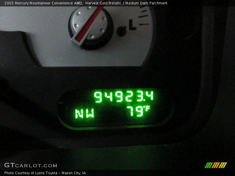 Harvest Gold Metallic / Medium Dark Parchment 2003 Mercury Mountaineer Convenience AWD