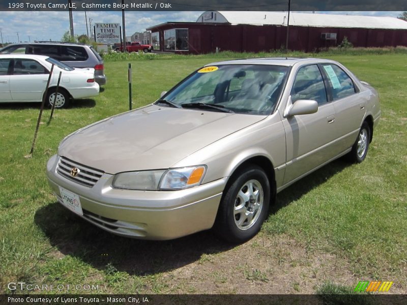 Cashmere Beige Metallic / Oak 1998 Toyota Camry LE