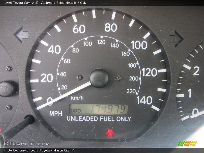 Cashmere Beige Metallic / Oak 1998 Toyota Camry LE