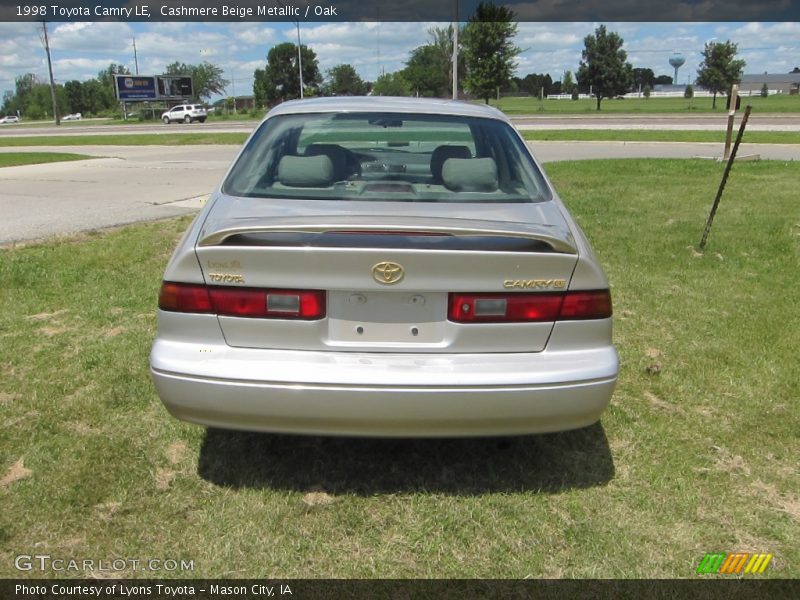 Cashmere Beige Metallic / Oak 1998 Toyota Camry LE