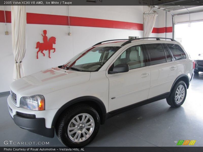 Ice White / Taupe 2005 Volvo XC90 V8 AWD
