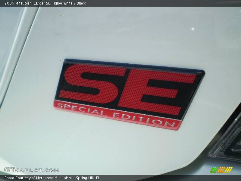 Igloo White / Black 2006 Mitsubishi Lancer SE