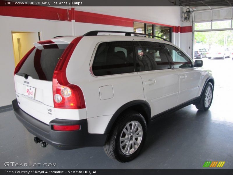 Ice White / Taupe 2005 Volvo XC90 V8 AWD