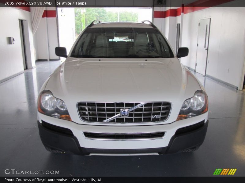 Ice White / Taupe 2005 Volvo XC90 V8 AWD