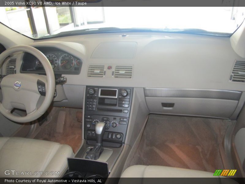 Ice White / Taupe 2005 Volvo XC90 V8 AWD