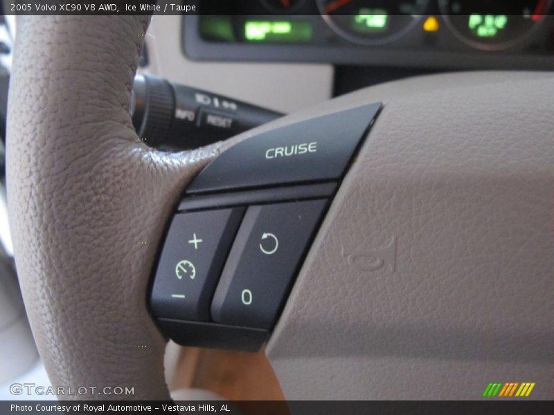 Ice White / Taupe 2005 Volvo XC90 V8 AWD