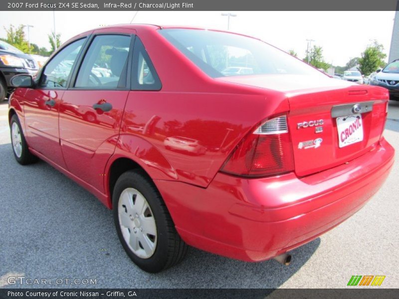 Infra-Red / Charcoal/Light Flint 2007 Ford Focus ZX4 SE Sedan