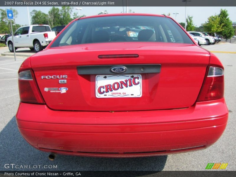 Infra-Red / Charcoal/Light Flint 2007 Ford Focus ZX4 SE Sedan