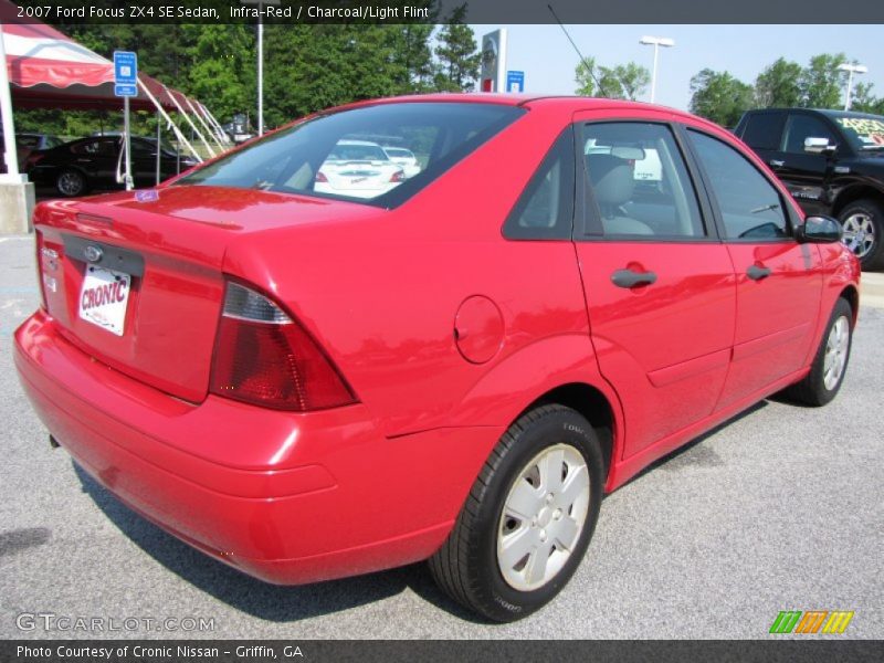 Infra-Red / Charcoal/Light Flint 2007 Ford Focus ZX4 SE Sedan