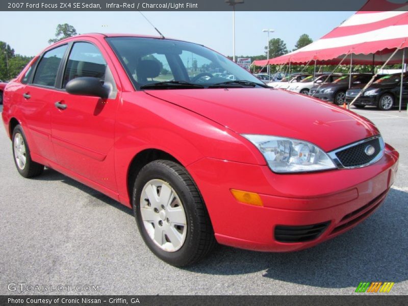 Infra-Red / Charcoal/Light Flint 2007 Ford Focus ZX4 SE Sedan