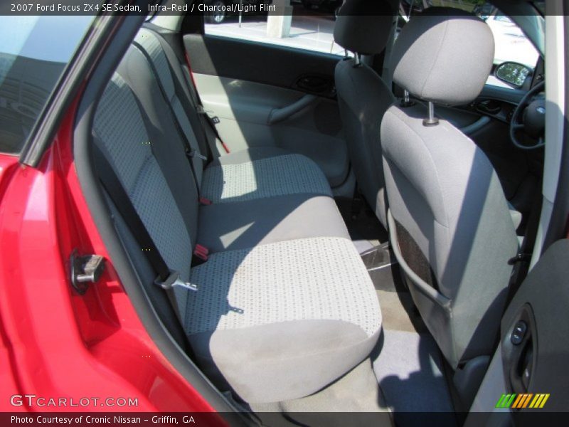 Infra-Red / Charcoal/Light Flint 2007 Ford Focus ZX4 SE Sedan