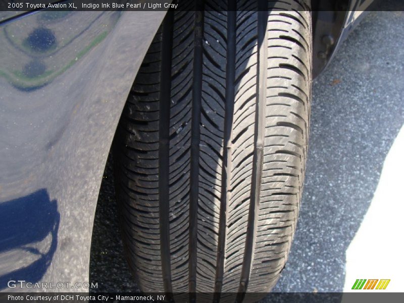 Indigo Ink Blue Pearl / Light Gray 2005 Toyota Avalon XL