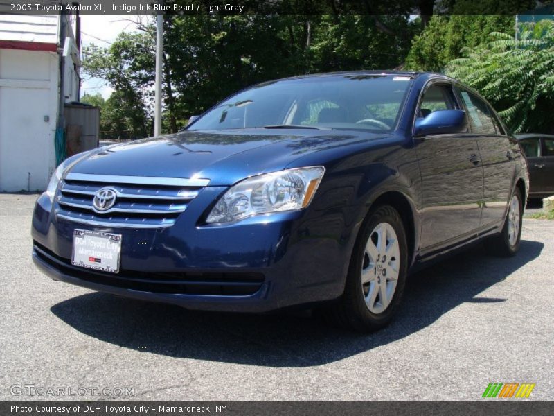 Indigo Ink Blue Pearl / Light Gray 2005 Toyota Avalon XL