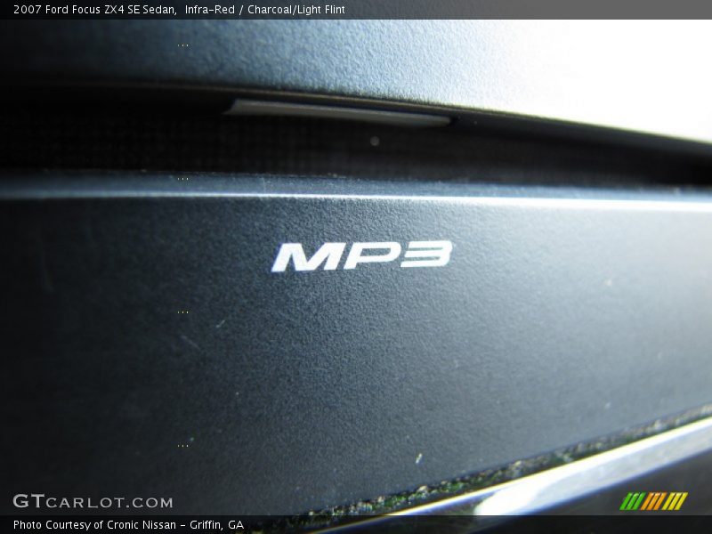 Infra-Red / Charcoal/Light Flint 2007 Ford Focus ZX4 SE Sedan