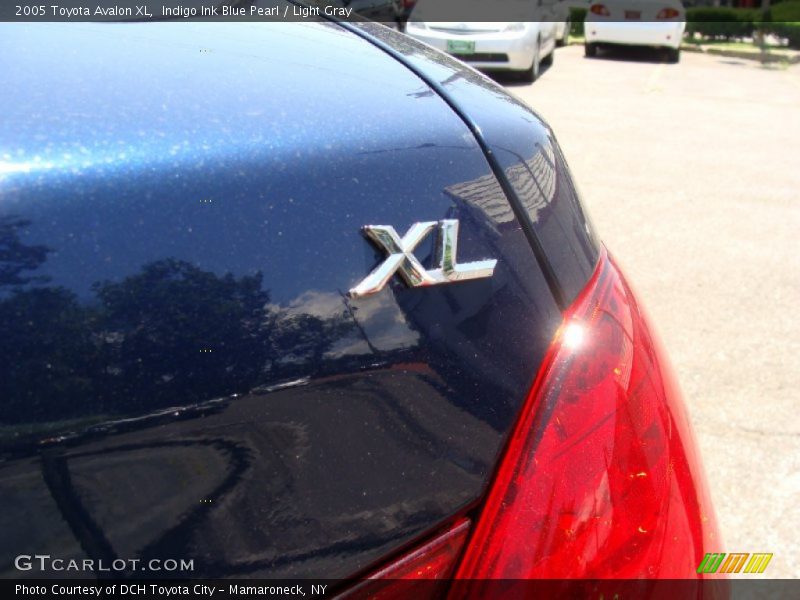 Indigo Ink Blue Pearl / Light Gray 2005 Toyota Avalon XL