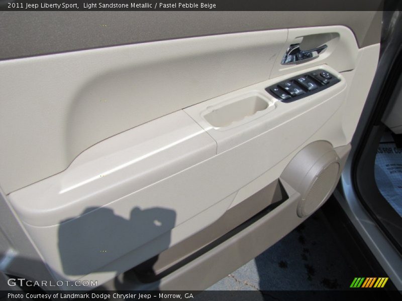 Light Sandstone Metallic / Pastel Pebble Beige 2011 Jeep Liberty Sport