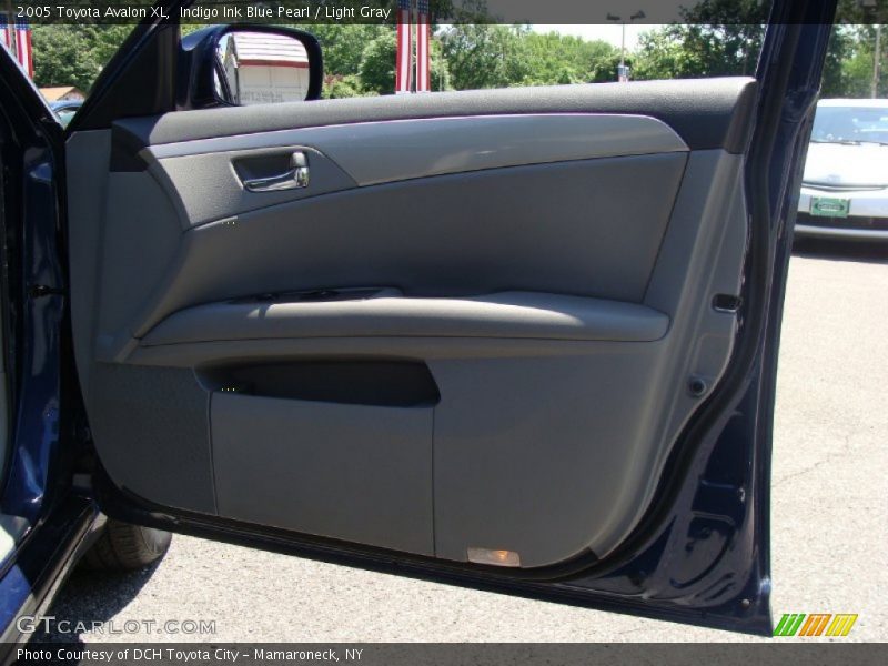 Indigo Ink Blue Pearl / Light Gray 2005 Toyota Avalon XL