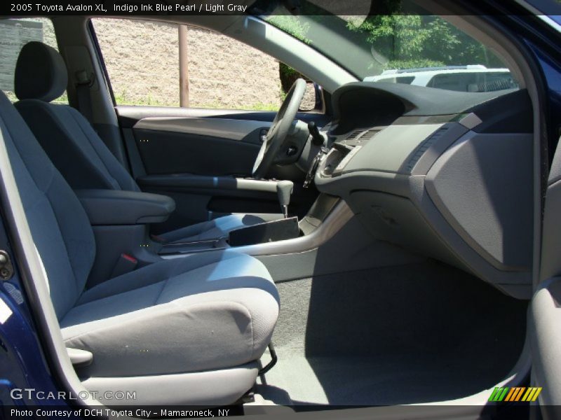 Indigo Ink Blue Pearl / Light Gray 2005 Toyota Avalon XL