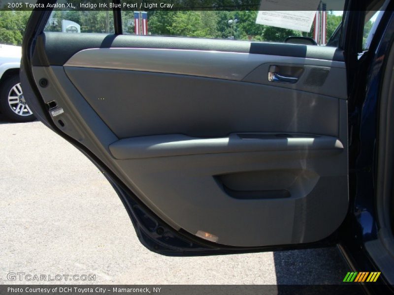 Indigo Ink Blue Pearl / Light Gray 2005 Toyota Avalon XL