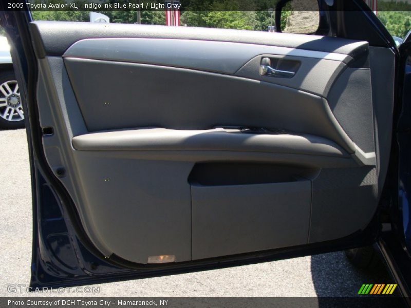 Indigo Ink Blue Pearl / Light Gray 2005 Toyota Avalon XL