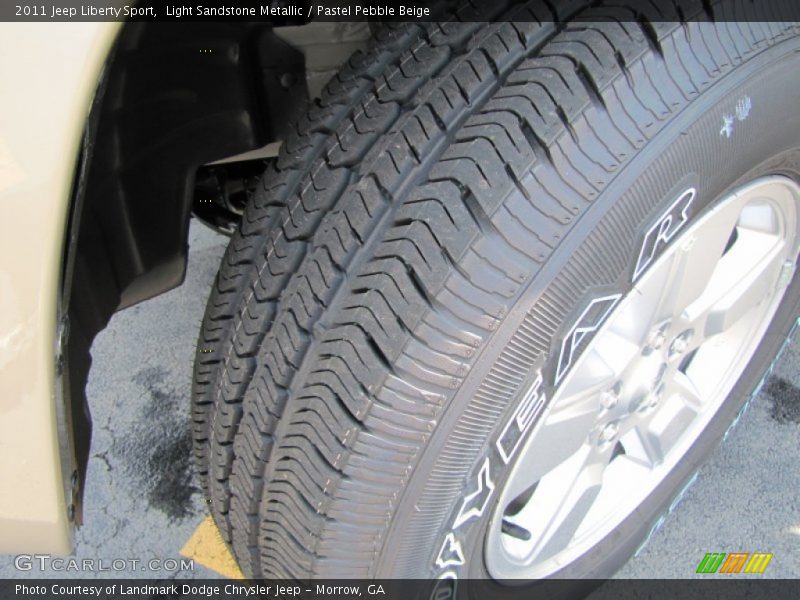 Light Sandstone Metallic / Pastel Pebble Beige 2011 Jeep Liberty Sport