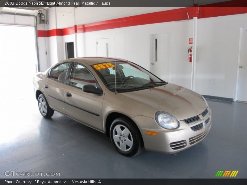 Front 3/4 View of 2003 Neon SE
