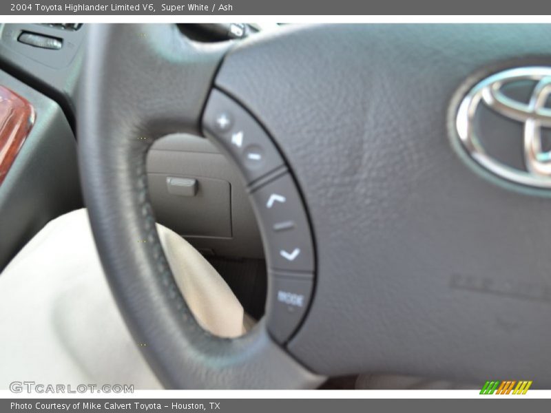 Super White / Ash 2004 Toyota Highlander Limited V6