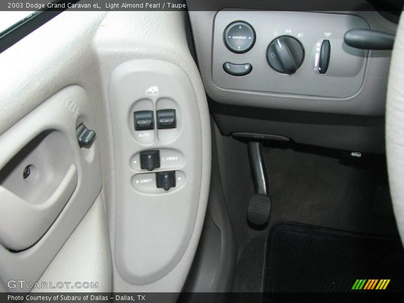 Light Almond Pearl / Taupe 2003 Dodge Grand Caravan eL