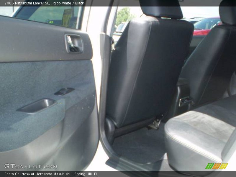 Igloo White / Black 2006 Mitsubishi Lancer SE