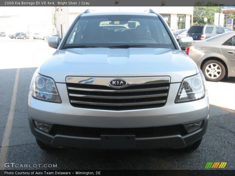 Bright Silver / Gray 2009 Kia Borrego EX V6 4x4