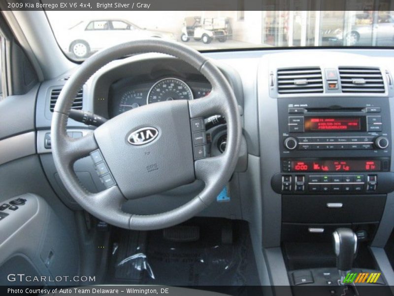 Bright Silver / Gray 2009 Kia Borrego EX V6 4x4