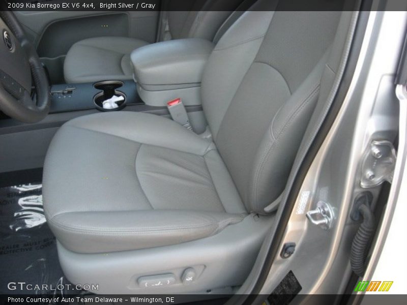 Bright Silver / Gray 2009 Kia Borrego EX V6 4x4