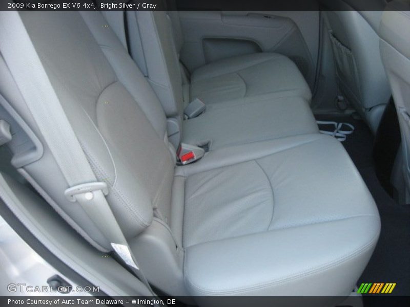 Bright Silver / Gray 2009 Kia Borrego EX V6 4x4