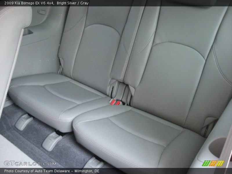 Bright Silver / Gray 2009 Kia Borrego EX V6 4x4
