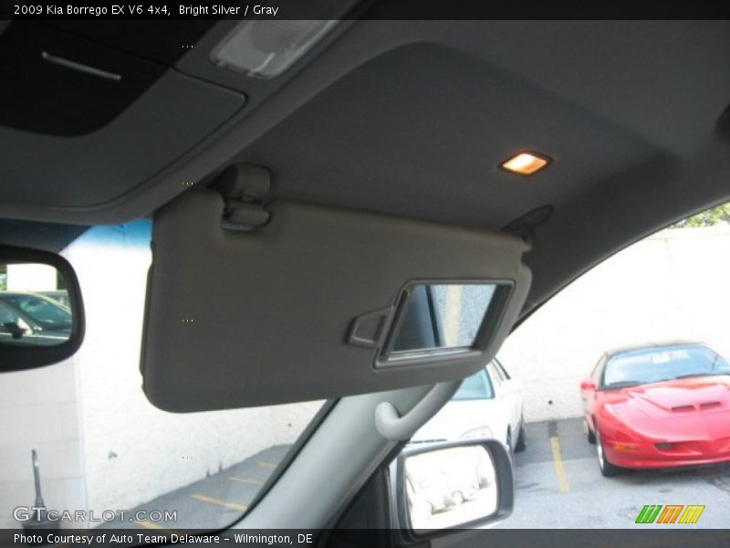 Bright Silver / Gray 2009 Kia Borrego EX V6 4x4