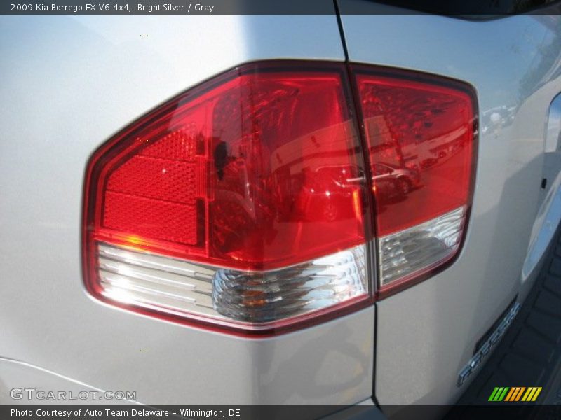 Bright Silver / Gray 2009 Kia Borrego EX V6 4x4