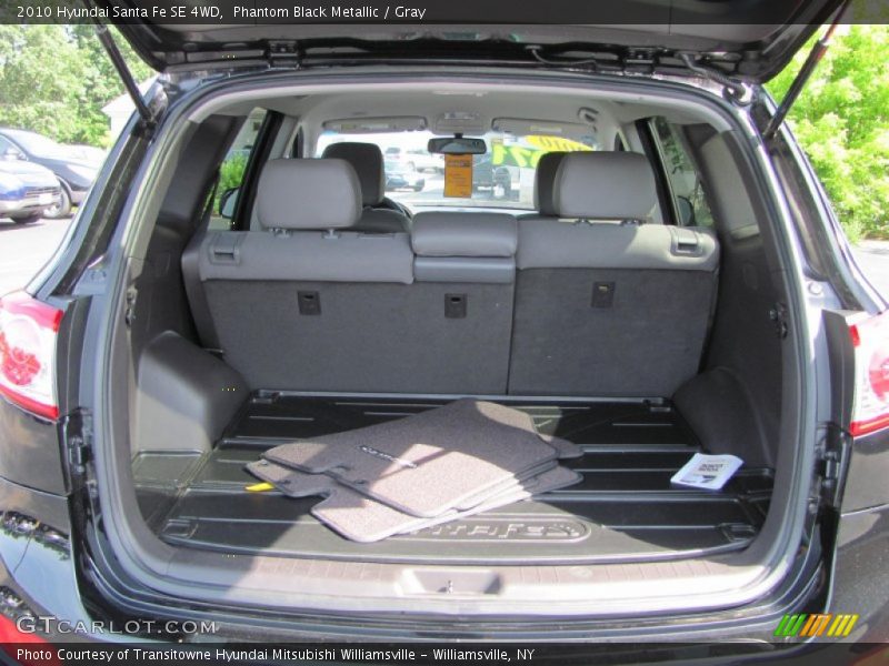  2010 Santa Fe SE 4WD Trunk