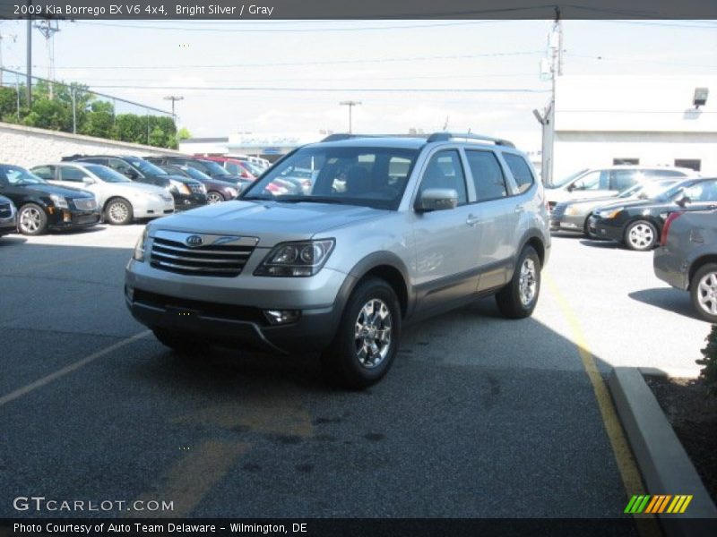 Bright Silver / Gray 2009 Kia Borrego EX V6 4x4