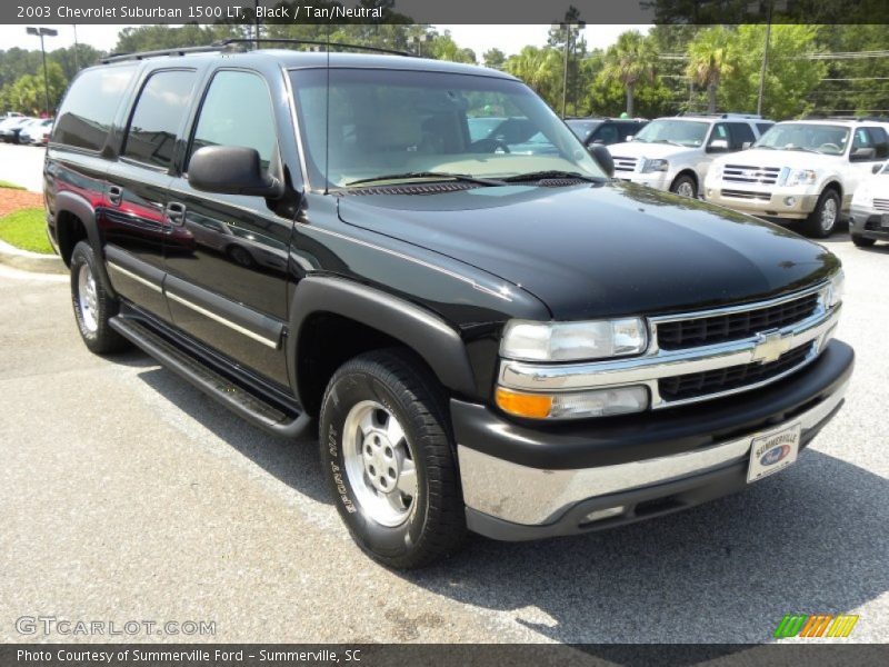 Front 3/4 View of 2003 Suburban 1500 LT