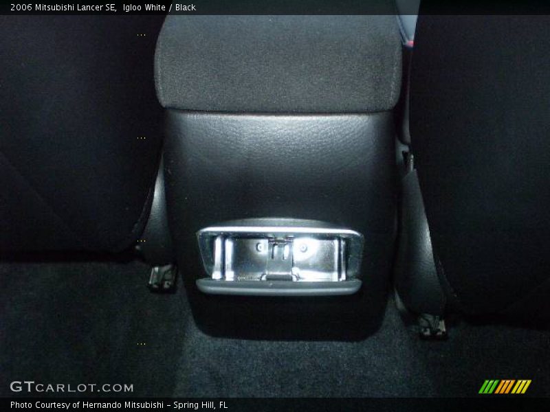 Igloo White / Black 2006 Mitsubishi Lancer SE