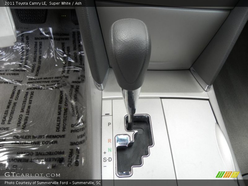 Super White / Ash 2011 Toyota Camry LE