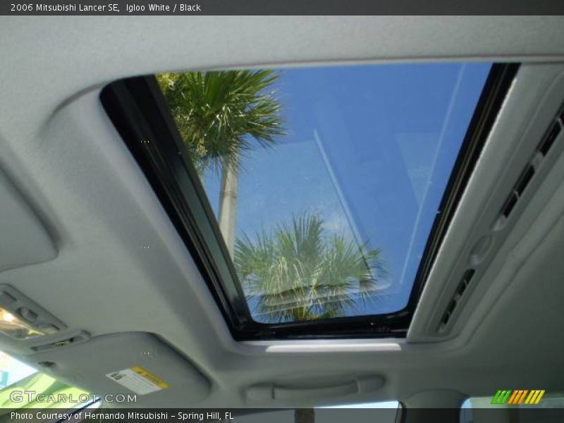 Igloo White / Black 2006 Mitsubishi Lancer SE