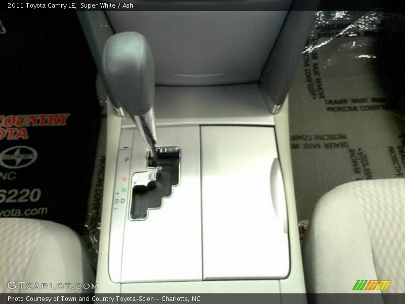 Super White / Ash 2011 Toyota Camry LE
