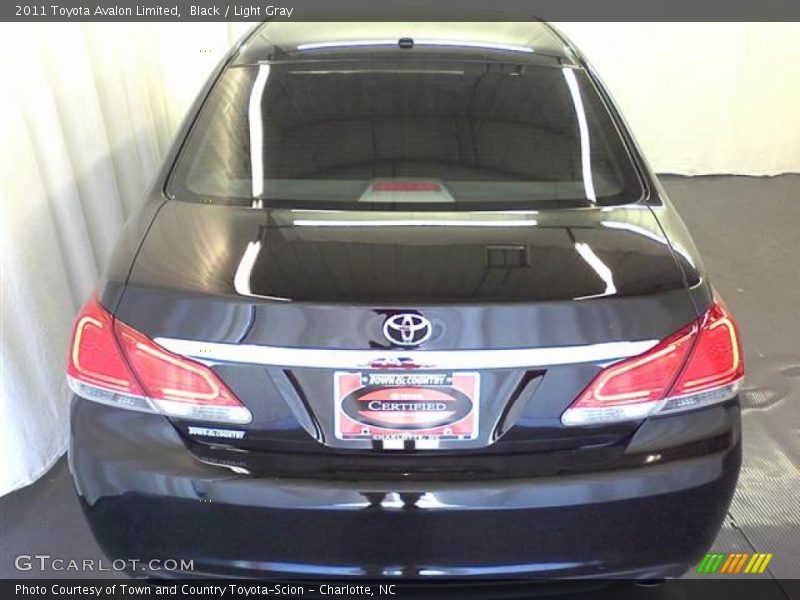 Black / Light Gray 2011 Toyota Avalon Limited