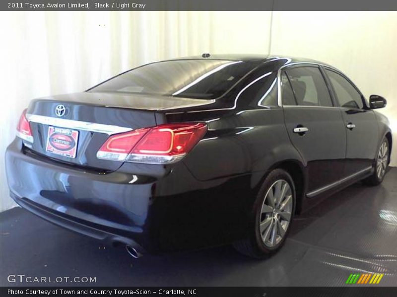 Black / Light Gray 2011 Toyota Avalon Limited
