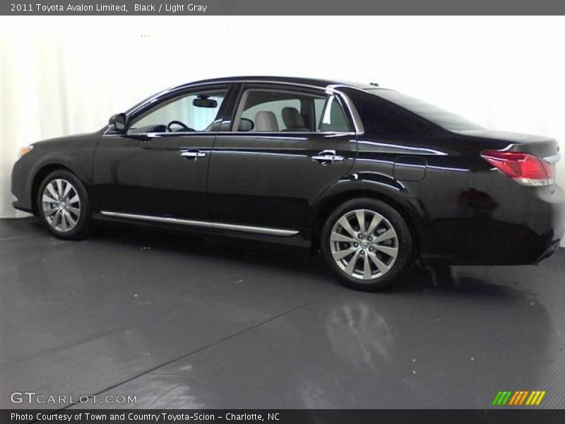 Black / Light Gray 2011 Toyota Avalon Limited