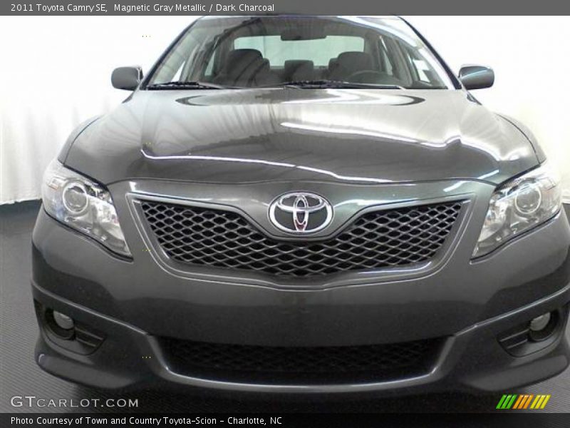 Magnetic Gray Metallic / Dark Charcoal 2011 Toyota Camry SE