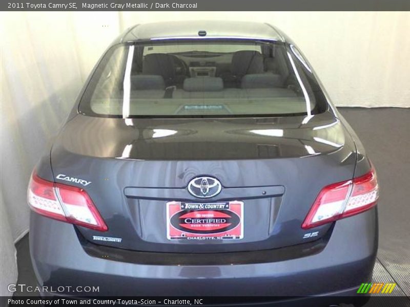 Magnetic Gray Metallic / Dark Charcoal 2011 Toyota Camry SE