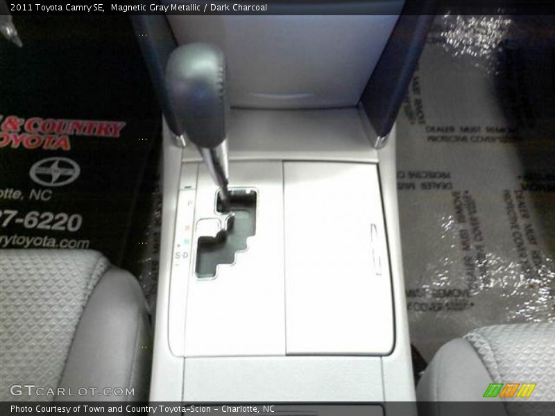 Magnetic Gray Metallic / Dark Charcoal 2011 Toyota Camry SE